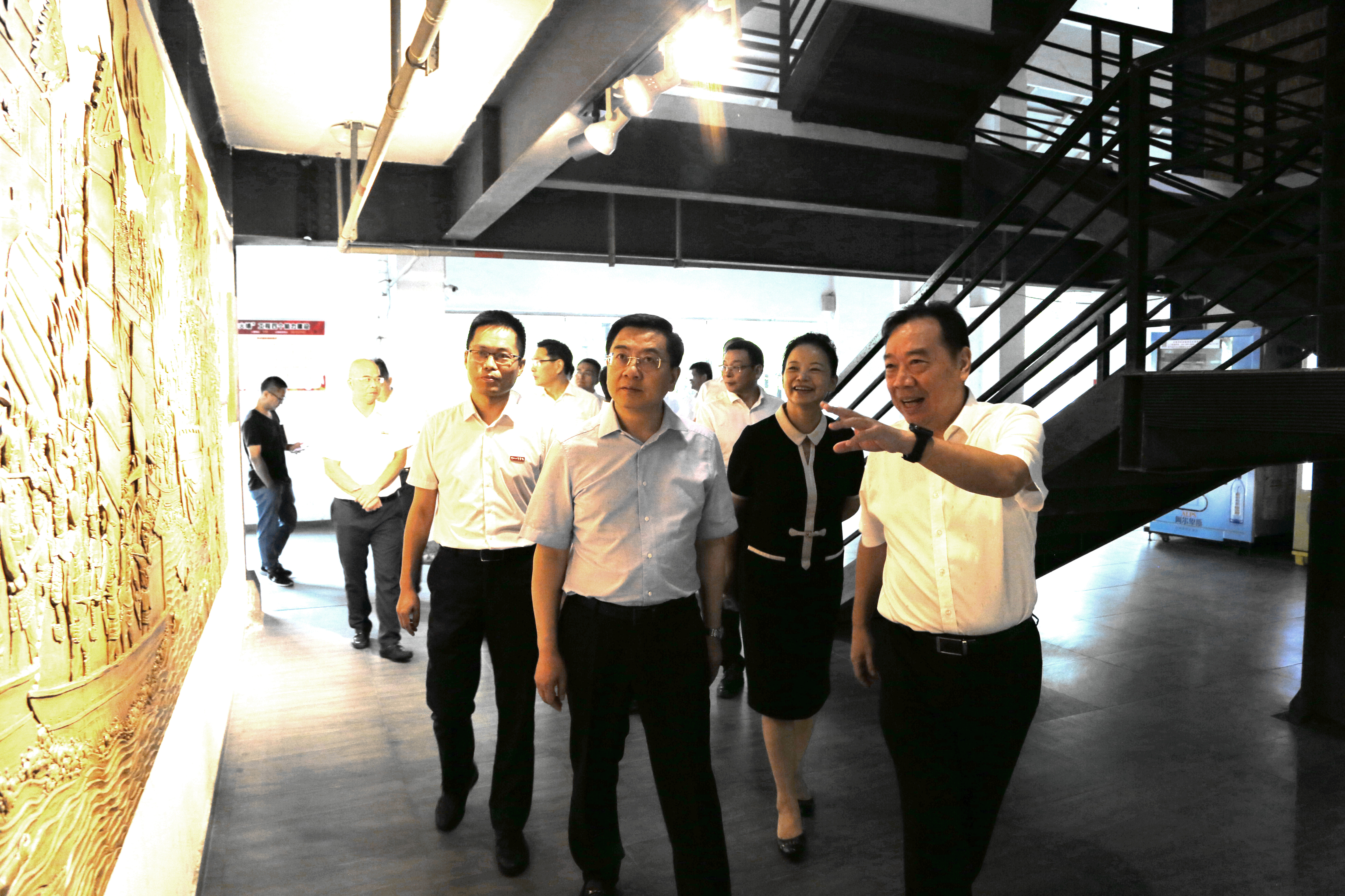 市委副秘书长张银贵,市政府副秘书长郑焕东,市委办副主任傅小波,市委